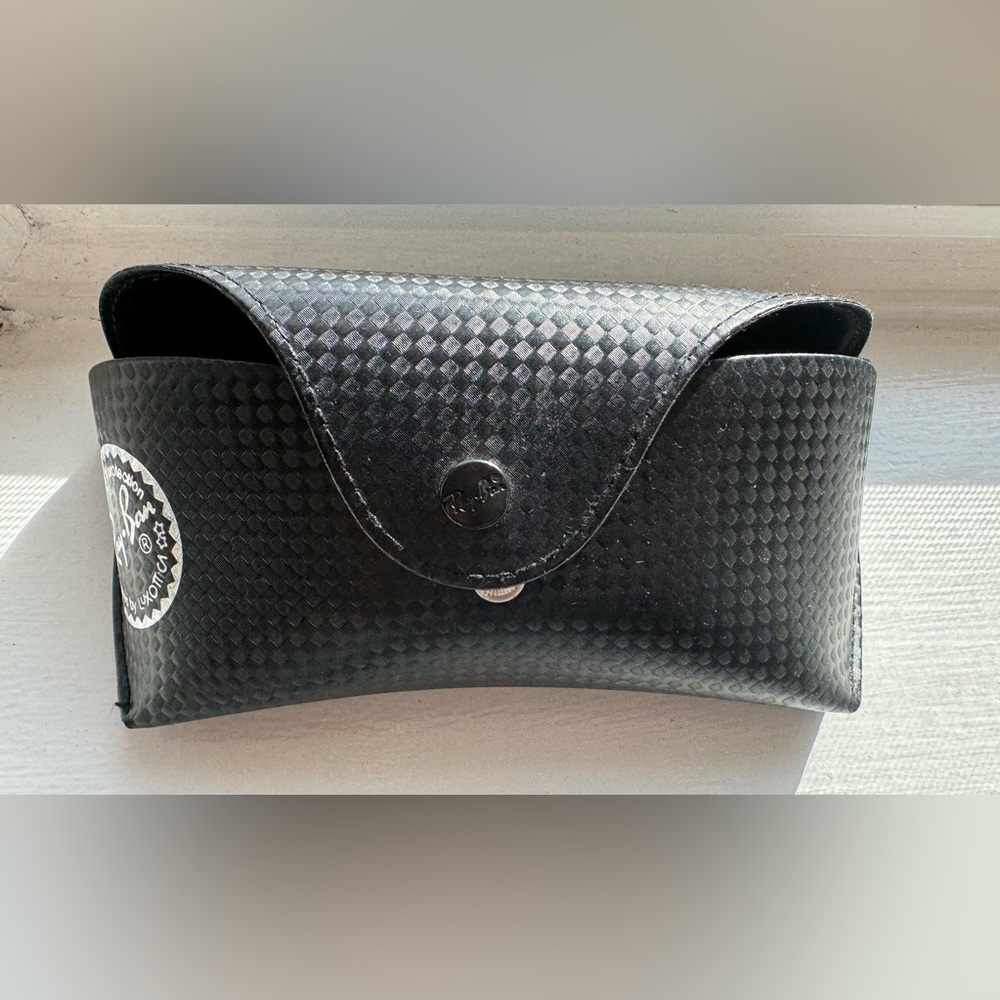 Rayban sunglasses holder